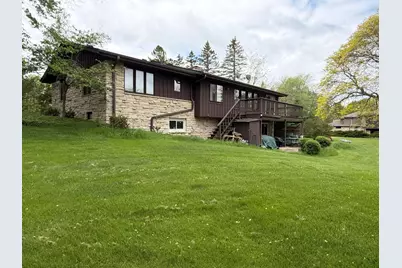 5550 W Parkview Dr, Mequon, WI 53092 - Photo 5