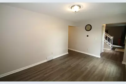1400 S Ridgeway Rd, New Berlin, WI 53146 - Photo 11