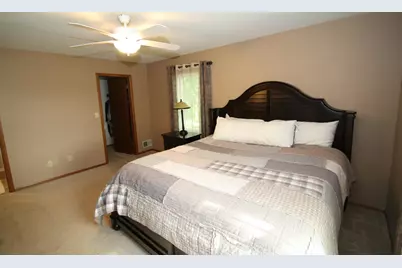 1400 S Ridgeway Rd, New Berlin, WI 53146 - Photo 15