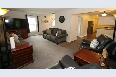 1400 S Ridgeway Rd, New Berlin, WI 53146 - Photo 7