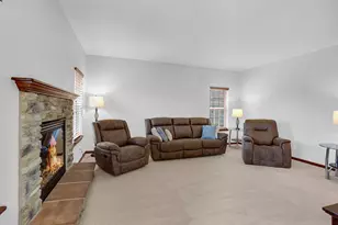 W348N5840 Snapdragon Ct, Oconomowoc, WI 53066 - Photo 9