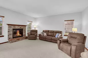 W348N5840 Snapdragon Ct, Oconomowoc, WI 53066 - Photo 7