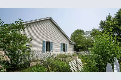 6429 N Sunny Point Rd, Glendale, WI 53217 - Photo 29