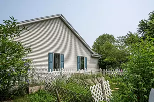 6429 N Sunny Point Rd, Glendale, WI 53217 - Photo 29