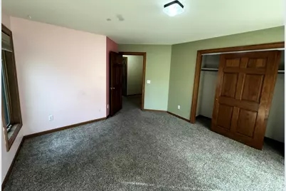 6429 N Sunny Point Rd, Glendale, WI 53217 - Photo 17