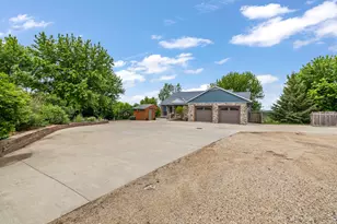 8151 Midland Dr, Wayne, WI 53002 - Photo 9