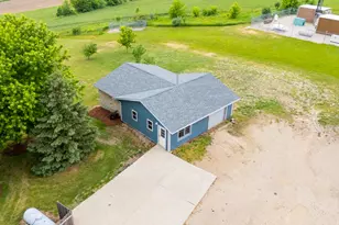 8151 Midland Dr, Wayne, WI 53002 - Photo 15