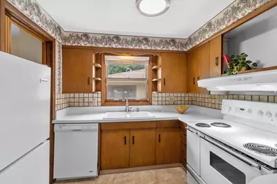 935  Virginia St, Racine, WI 53405 - Photo 13