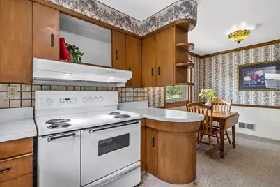 935  Virginia St, Racine, WI 53405 - Photo 11