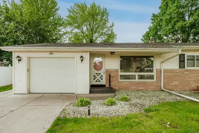 2715  Hilltop Ct, East Troy, WI 53120 - Photo 3