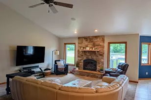 1007 3rd Ave, Holmen, WI 54636 - Photo 9