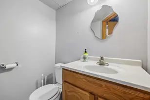 8801 W Lawn Ave, Milwaukee, WI 53225 - Photo 21