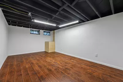 8801 W Lawn Ave, Milwaukee, WI 53225 - Photo 19