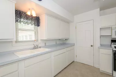 4279 N 41st St, Milwaukee, WI 53216 - Photo 11