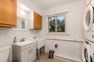 6901 N Crestwood Dr, Glendale, WI 53209 - Photo 9