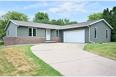 217  13th Ave, Onalaska, WI 54650 - Photo 1