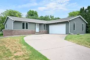 217 13th Ave, Onalaska, WI 54650 - Photo 1