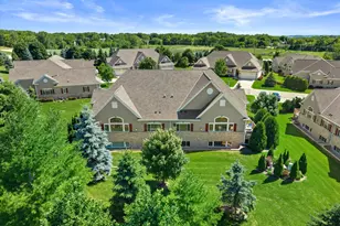 2406 Deer Crest Ct, Waukesha, WI 53188 - Photo 5