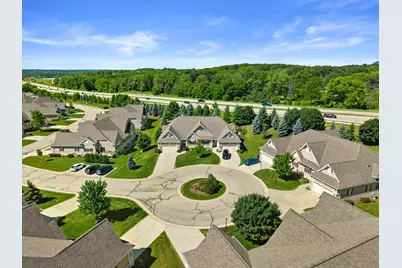 2406  Deercrest Ct, Waukesha, WI 53188 - Photo 3