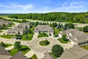 2406 Deer Crest Ct, Waukesha, WI 53188 - Photo 3