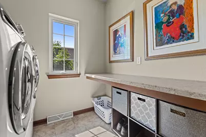 2406  Deercrest Ct, Waukesha, WI 53188 - Photo 25