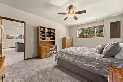 2406  Deercrest Ct, Waukesha, WI 53188 - Photo 47