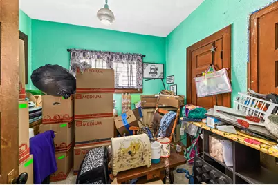 2437 S 29th St, Milwaukee, WI 53215 - Photo 17