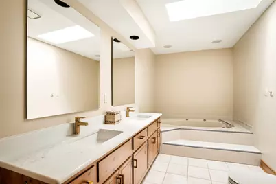 10133 N Foxkirk Dr, Mequon, WI 53097 - Photo 27