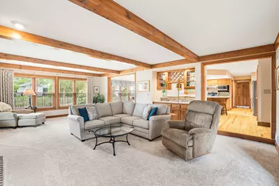 10133 N Foxkirk Dr, Mequon, WI 53097 - Photo 9