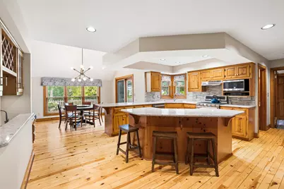 10133 N Foxkirk Dr, Mequon, WI 53097 - Photo 13