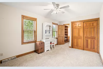 10133 N Foxkirk Dr, Mequon, WI 53097 - Photo 35