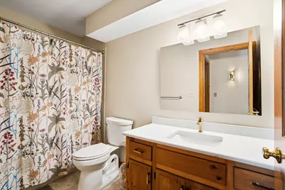 10133 N Foxkirk Dr, Mequon, WI 53097 - Photo 31