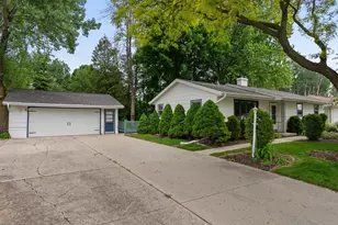 1441 Lee Cir, Manitowoc, WI 54220 - Photo 3
