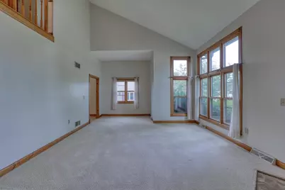 798  Greenway Ter, Hartland, WI 53029 - Photo 3