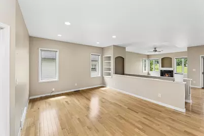 1281  Bentgrass Ct, Onalaska, WI 54650 - Photo 9
