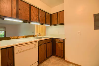 8751 W Oklahoma Ave #B, Milwaukee, WI 53227 - Photo 17