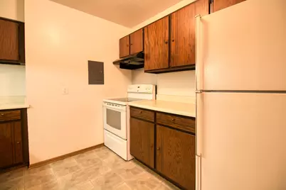 8751 W Oklahoma Ave #B, Milwaukee, WI 53227 - Photo 7