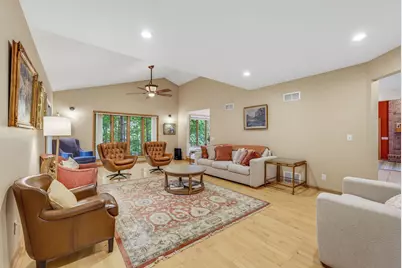 3532 S 121st Ct, Greenfield, WI 53228 - Photo 17