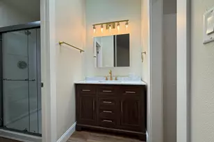1224 W Baldwin Ct, Mequon, WI 53092 - Photo 21