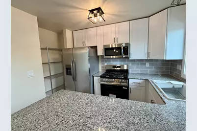 1224 W Baldwin Ct, Mequon, WI 53092 - Photo 11