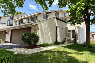 1224 W Baldwin Ct, Mequon, WI 53092 - Photo 1