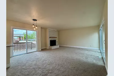 1224 W Baldwin Ct, Mequon, WI 53092 - Photo 9