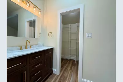 1224 W Baldwin Ct, Mequon, WI 53092 - Photo 25