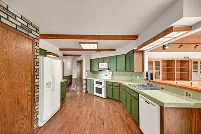 3370 N 129th St, Brookfield, WI 53005 - Photo 11