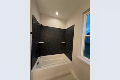 9800 N Migratory Ct, Mequon, WI 53097 - Photo 11