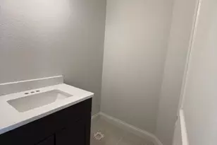 9800 N Migratory Ct, Mequon, WI 53097 - Photo 15