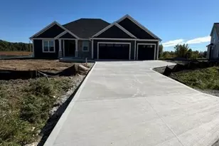 9800 N Migratory Ct, Mequon, WI 53097 - Photo 1
