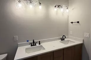 9800 N Migratory Ct, Mequon, WI 53097 - Photo 17