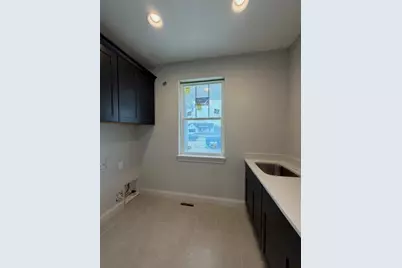 9800 N Migratory Ct, Mequon, WI 53097 - Photo 7