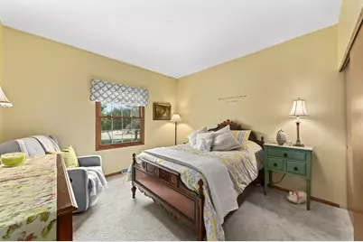 9258 W Kelly Pl, Greendale, WI 53130 - Photo 17